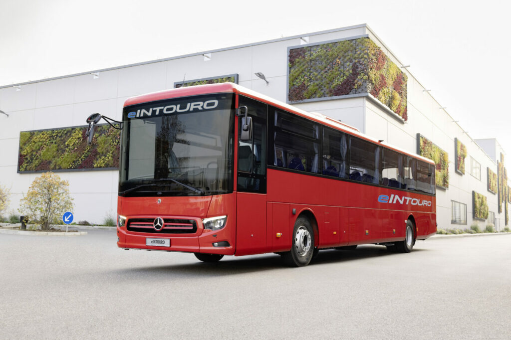 Mercedes-Benz eIntouro M